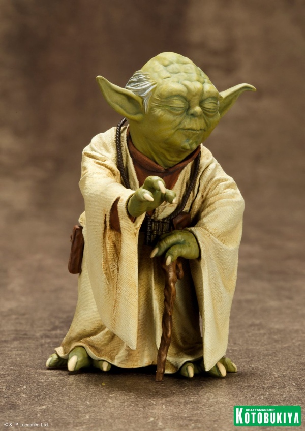 yoda-and-r2-d2-statue-set-003