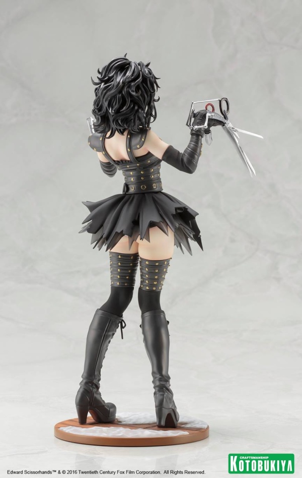 Koto-Female-Edward-Scissorhands-Statue-004